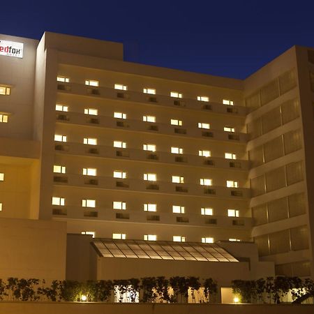 Red Fox By Lemon Tree Hotels, East Delhi Exteriör bild