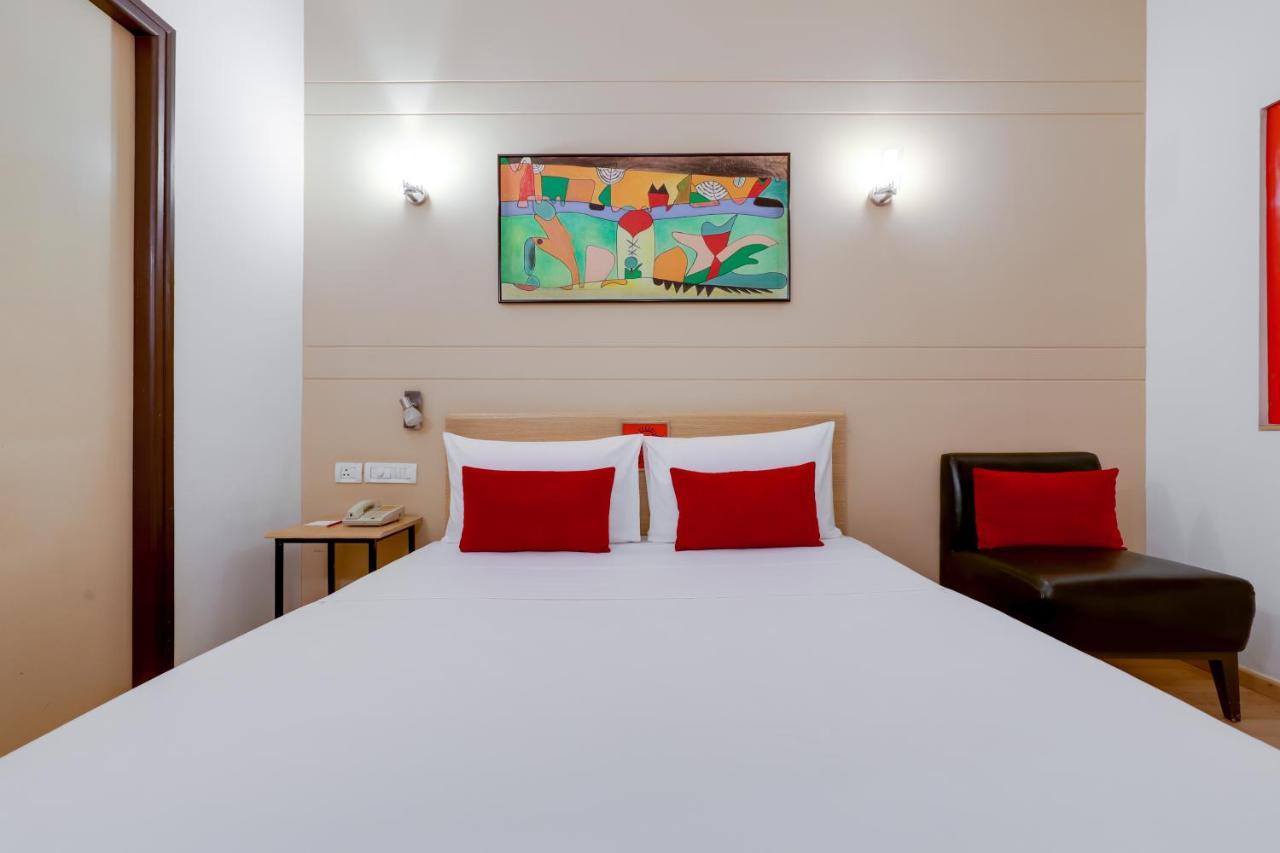 Red Fox By Lemon Tree Hotels, East Delhi Exteriör bild