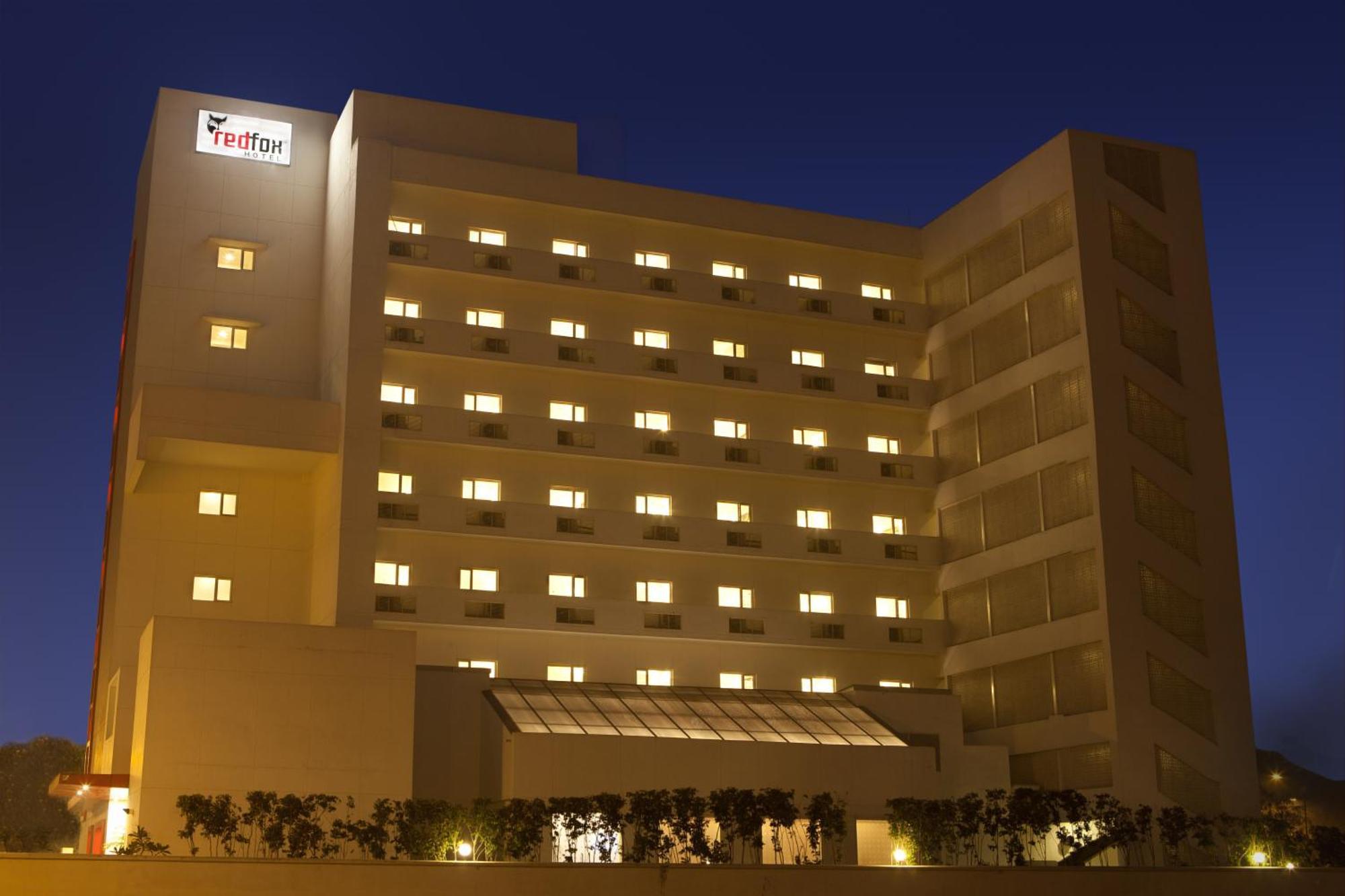 Red Fox By Lemon Tree Hotels, East Delhi Exteriör bild