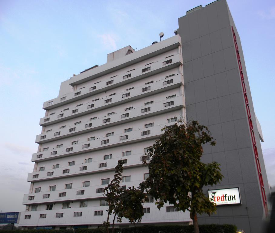 Red Fox By Lemon Tree Hotels, East Delhi Exteriör bild