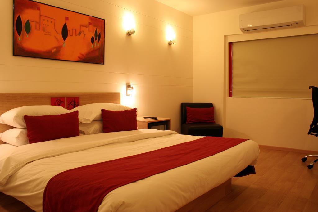 Red Fox By Lemon Tree Hotels, East Delhi Exteriör bild