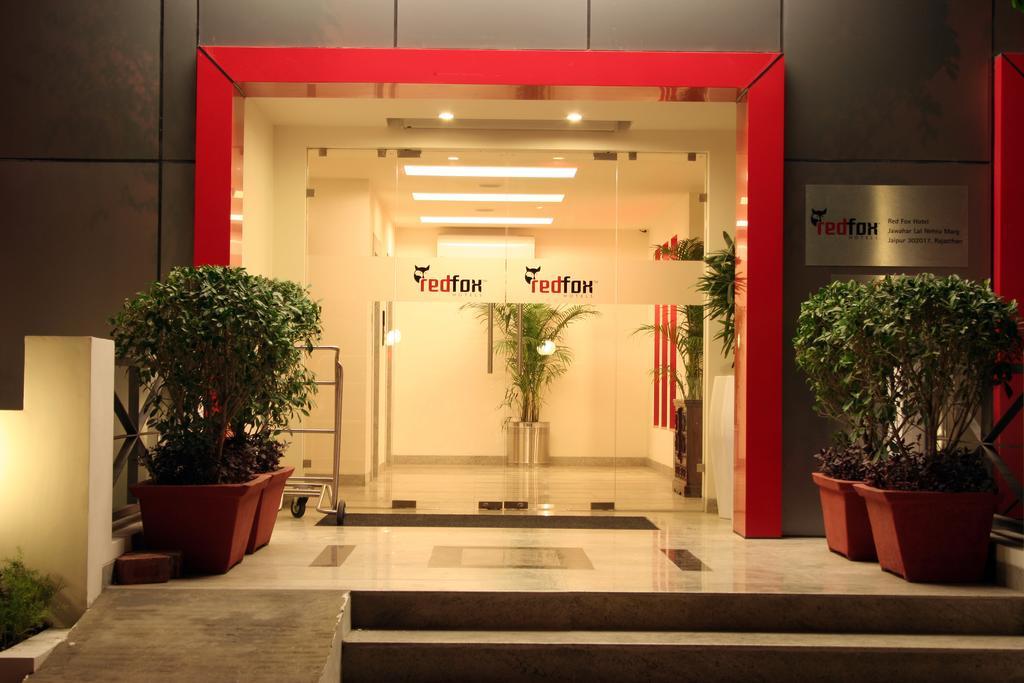Red Fox By Lemon Tree Hotels, East Delhi Exteriör bild